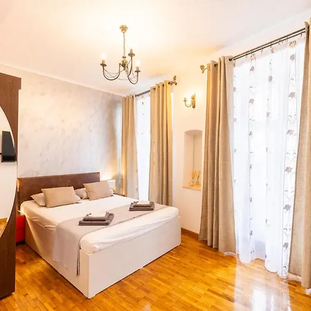Ultracentral Apartment 2 Brasov Exterior photo